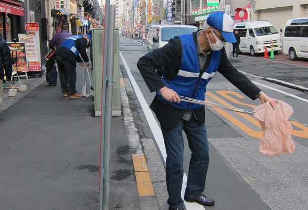 王子駅前タクシープール有志ボランティア清掃 東京都個人タクシー協同組合